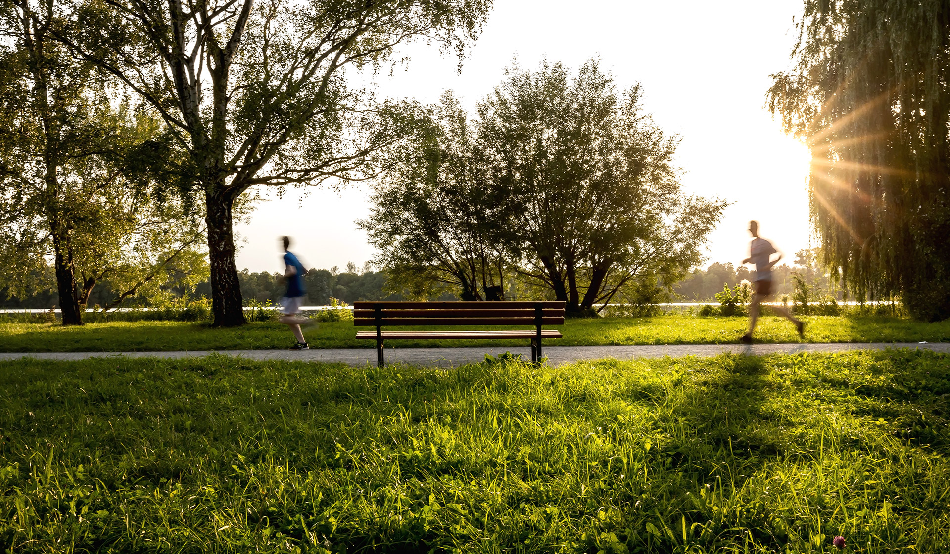 CUBE Cube River Düsseldorf Heinrichstraße Apartments Joggen am Rhein